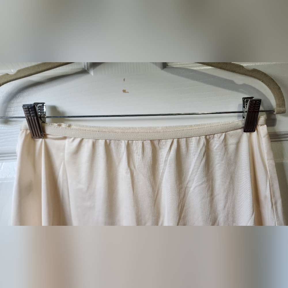 Vintage Lorraine beige slip skirt women's size Medium - Picture 2 of 6